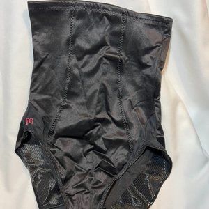 New Ruby Ribbon high waist brief black size large